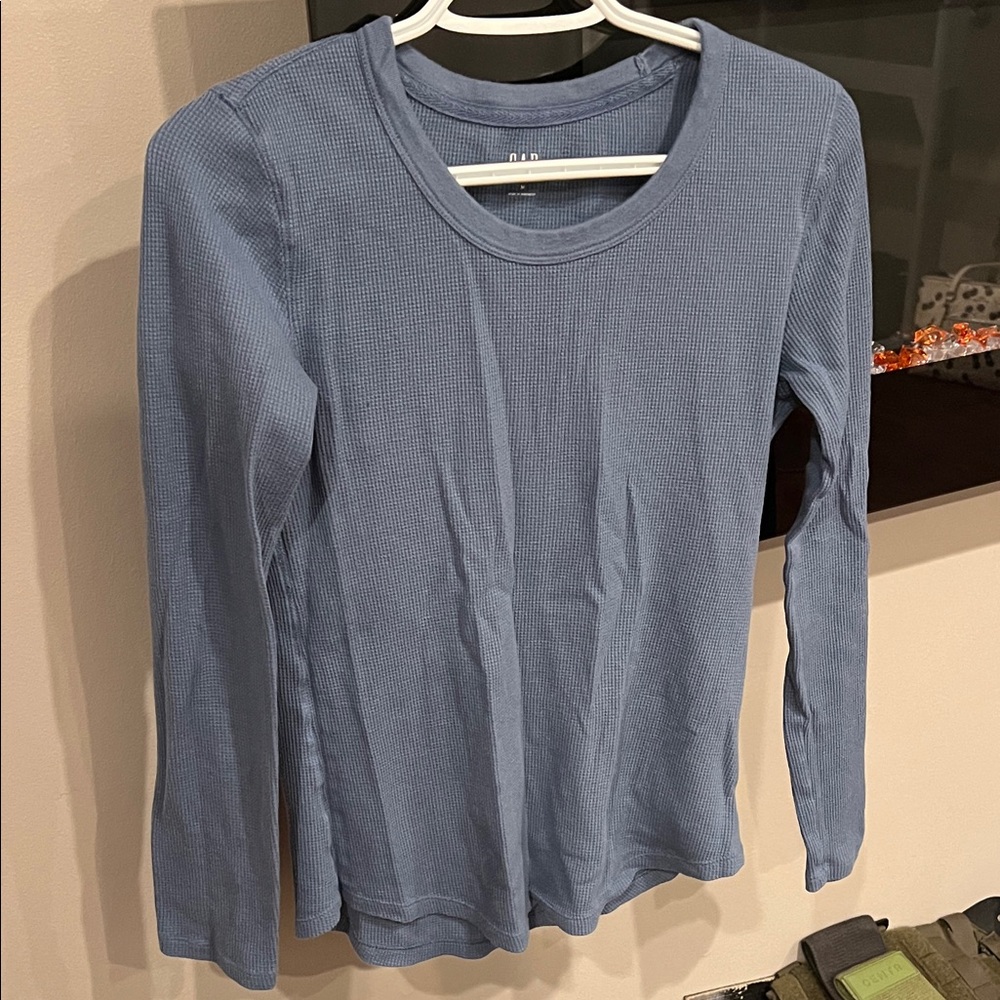 GAP Women's Soft Blue Long Sleeve Tee, Size Medium